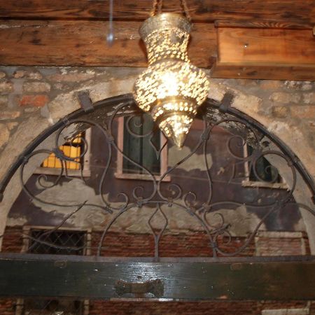 Al Pozzo Dei Scoacamini, 100 M From San Marco, Ground Floor Apartment เวนิส ภายนอก รูปภาพ