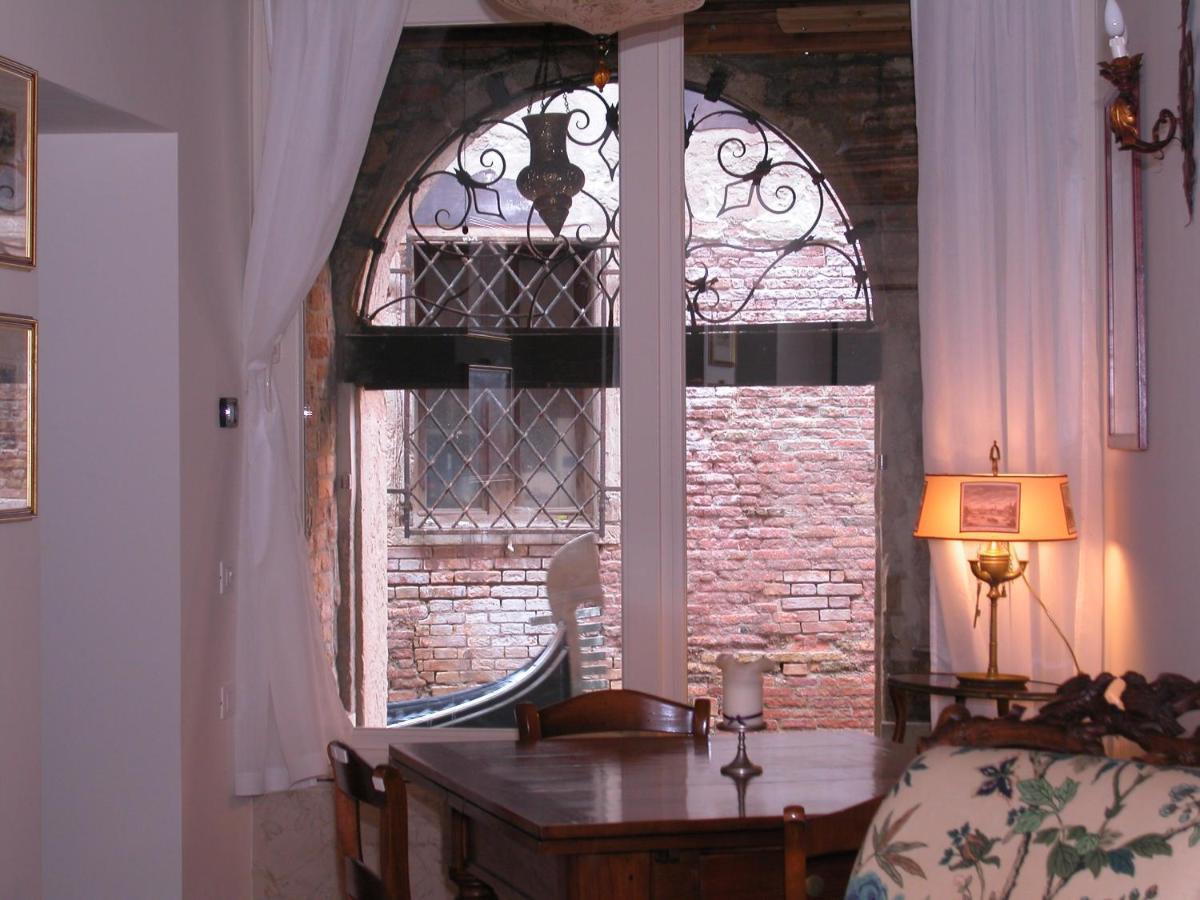 Al Pozzo Dei Scoacamini, 100 M From San Marco, Ground Floor Apartment เวนิส ภายนอก รูปภาพ