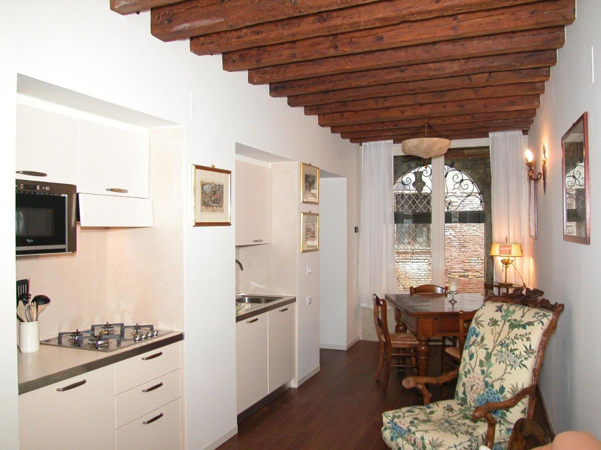 Al Pozzo Dei Scoacamini, 100 M From San Marco, Ground Floor Apartment เวนิส ภายนอก รูปภาพ