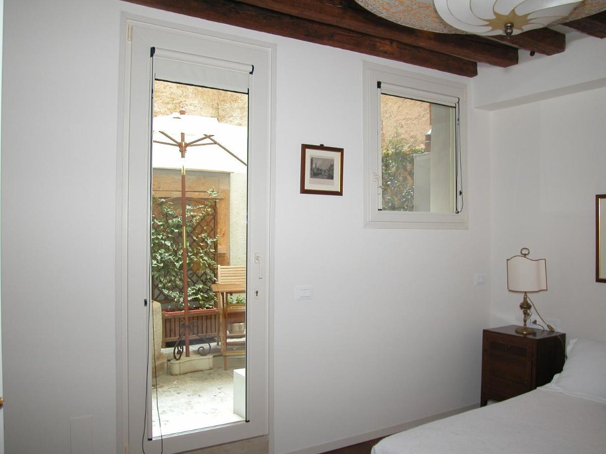 Al Pozzo Dei Scoacamini, 100 M From San Marco, Ground Floor Apartment เวนิส ภายนอก รูปภาพ