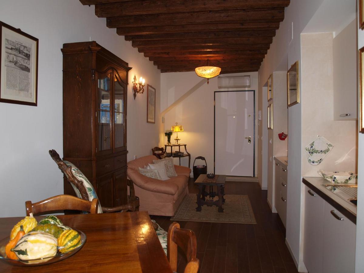 Al Pozzo Dei Scoacamini, 100 M From San Marco, Ground Floor Apartment เวนิส ภายนอก รูปภาพ